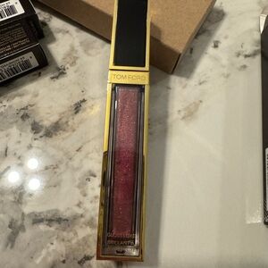 Tom Ford Gloss Luxe in Sparkling Pink